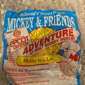 1993 McDonald's Disney Mickey & Friends Epcot Center toy